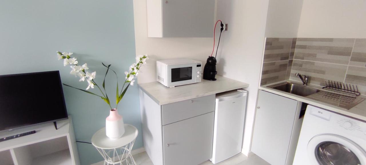 Studio 26M2 Centre Ville Renove Avec Parking Prive Λα Γκραντ-Μοτ Εξωτερικό φωτογραφία